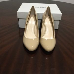 Banana Republic Nude Wedges